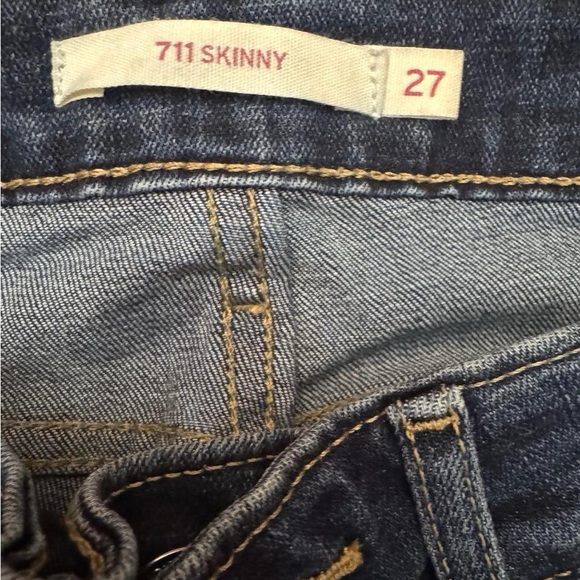 Levi's Mid Rise Ripped Skinny Jeans - Picture 5 of 6